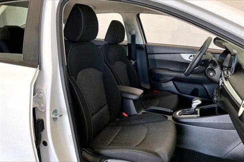 Used 2022 Kia Forte LXS image 7