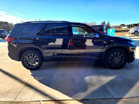 Used 2023 Chevrolet Traverse RS image 8