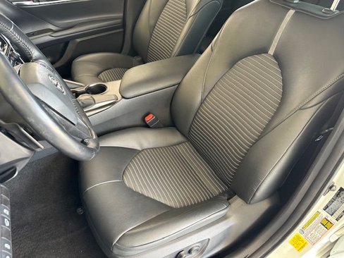 Used 2021 Toyota Camry SE w/ Convenience Package image 14