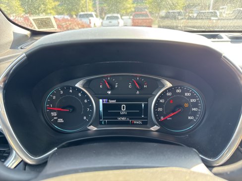 Used 2018 Chevrolet Equinox LT w/ Sun & Infotainment Package image 16