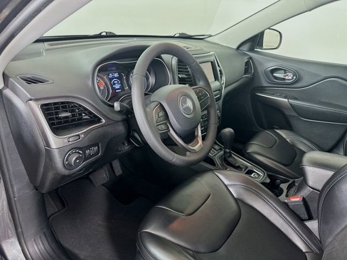 Used 2020 Jeep Cherokee Latitude Plus image 9
