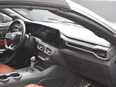 Used 2024 Ford Mustang Premium image 6