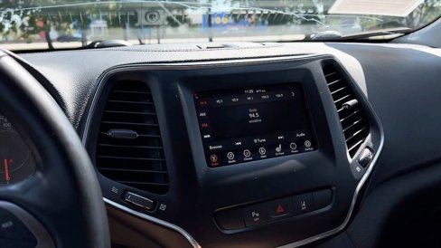 Used 2021 Jeep Cherokee Latitude Plus image 26