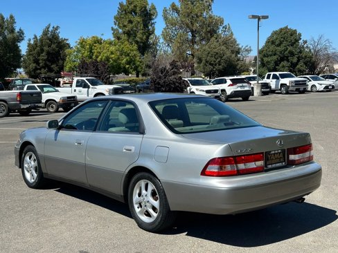 Used 2001 Lexus ES 330 image 3