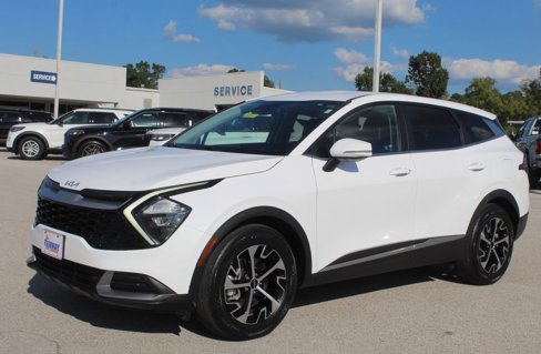 Used 2023 Kia Sportage EX image 3