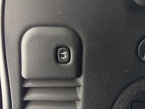 Used 2017 Jeep Grand Cherokee Altitude image 28