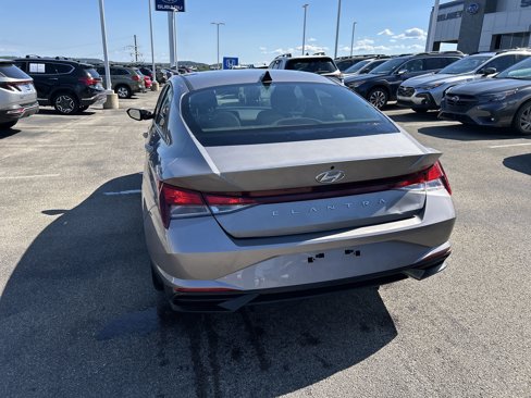 Certified 2023 Hyundai Elantra SEL w/ Convenience Package image 13