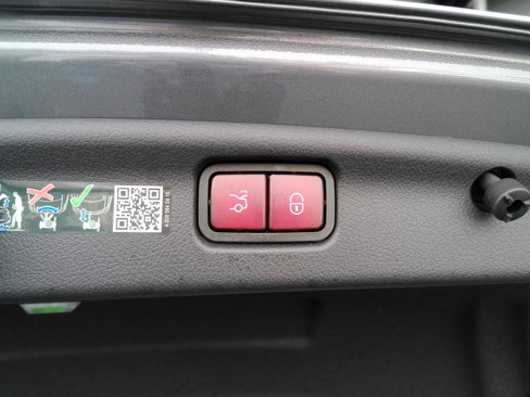 Certified 2025 Mercedes-Benz C 300 Sedan image 20