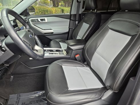 Used 2022 Ford Explorer XLT w/ Equipment Group 202A image 23