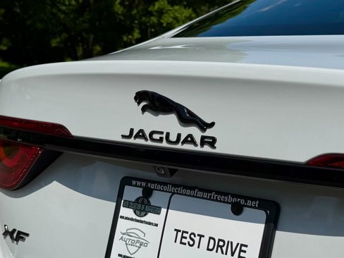 Used 2021 Jaguar XF R-Dynamic SE image 89