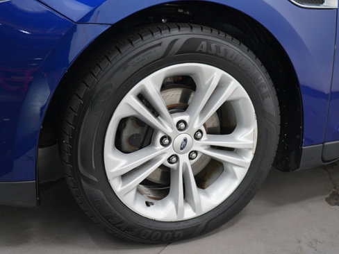Used 2015 Ford Taurus SEL image 27