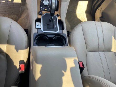 Used 2013 Land Rover LR4 HSE image 32