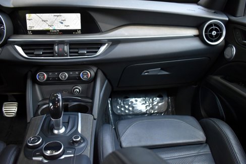 Used 2018 Alfa Romeo Stelvio Ti Sport image 16
