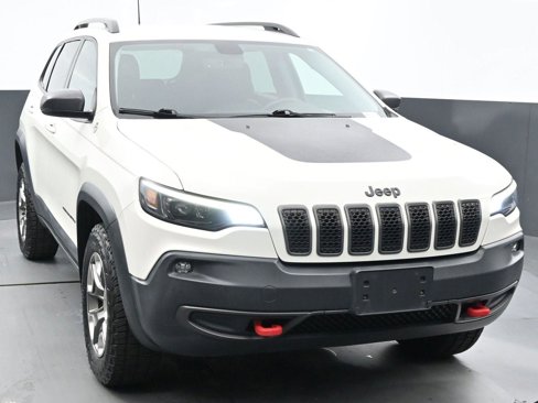 Used 2019 Jeep Cherokee Trailhawk image 2