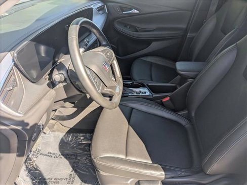 Used 2024 Buick Encore GX Sport Touring image 14