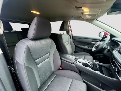 Used 2024 Nissan Rogue SV image 27
