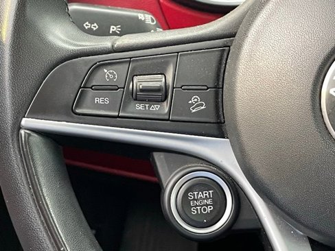 Used 2019 Alfa Romeo Stelvio image 21