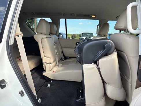 Used 2020 Nissan Armada SL image 21