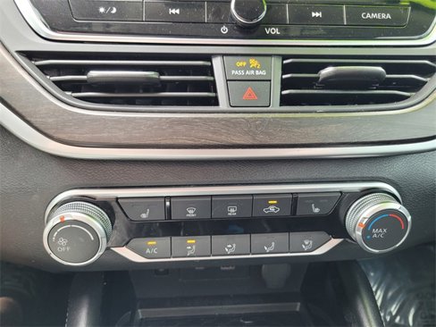 Used 2023 Nissan Altima 2.5 SV w/ SV Premium Package image 25