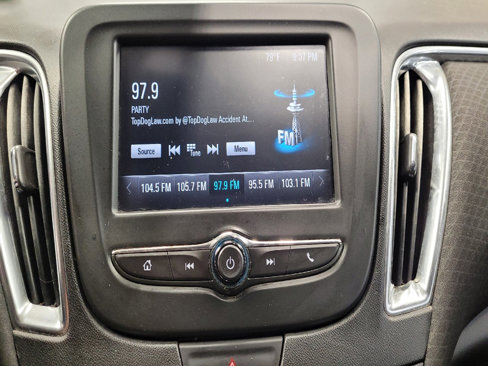 Used 2018 Chevrolet Malibu LT image 25