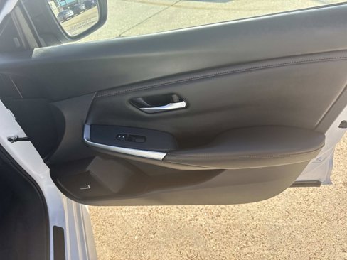 Used 2024 Nissan Sentra SR w/ SR Premium Package image 13
