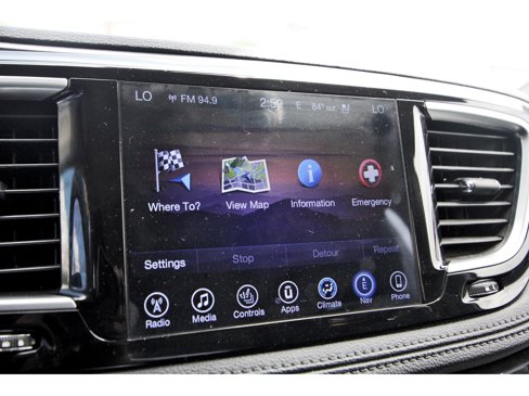 Used 2017 Chrysler Pacifica Limited image 16