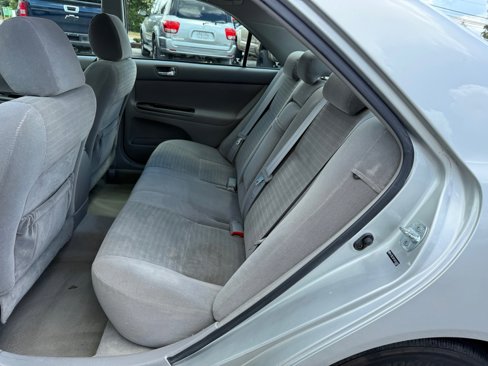 Used 2005 Toyota Camry LE image 12