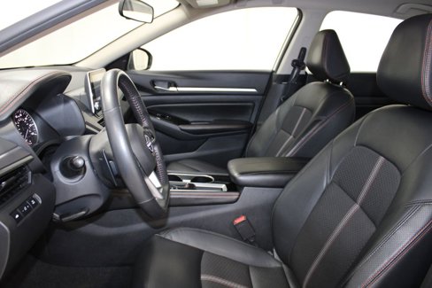 Used 2024 Nissan Altima 2.5 SR image 14