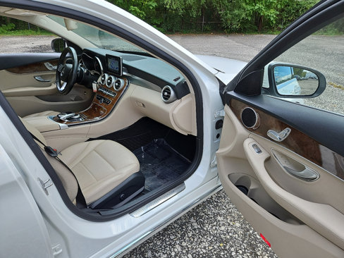 Used 2016 Mercedes-Benz C 300 Sedan w/ Premium 1 Package image 10
