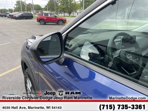 Used 2023 Nissan Rogue S image 32