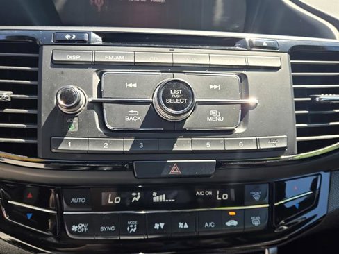 Used 2017 Honda Accord Sport image 25