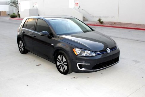 Used 2016 Volkswagen e-Golf SE image 3