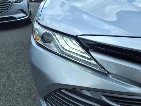 Used 2019 Toyota Camry XLE image 10