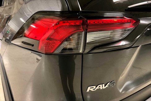 Used 2022 Toyota RAV4 XLE Premium image 26