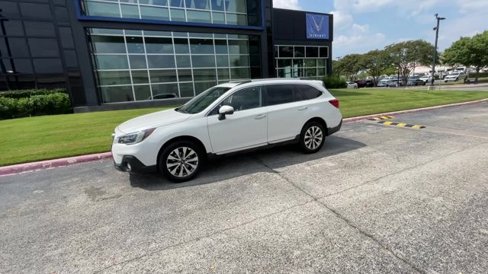 Used 2019 Subaru Outback 2.5i Touring image 3