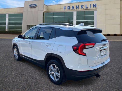 Used 2022 GMC Terrain SLE w/ Driver Convenience Package image 5