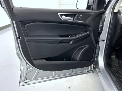 Used 2020 Ford Edge SEL w/ Convenience Package image 9