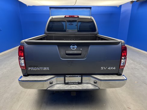 Used 2016 Nissan Frontier SV image 6