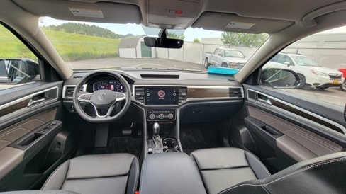 Used 2023 Volkswagen Atlas SE w/ Black Wheel Package image 18