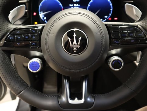 New 2025 Maserati Grecale GT image 28