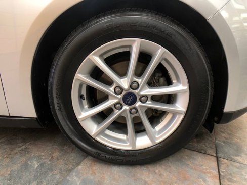 Certified 2016 Ford Focus SE image 9