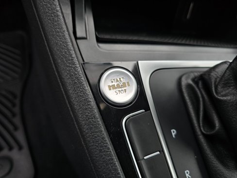 Used 2015 Volkswagen Golf SEL image 33