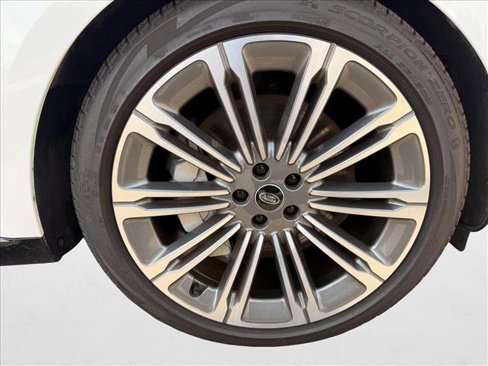 Used 2024 Land Rover Range Rover SE image 28