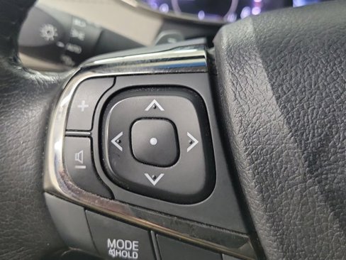 Used 2018 Toyota Avalon XLE image 26