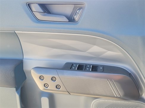 New 2025 Ford Maverick XL image 15