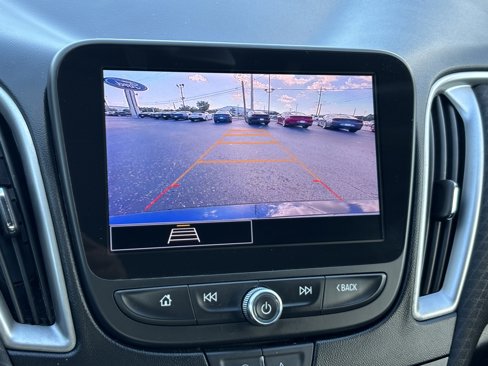Used 2023 Chevrolet Malibu LT image 4