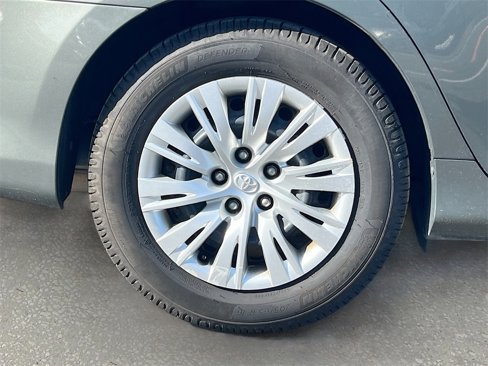 Used 2014 Toyota Camry LE image 26