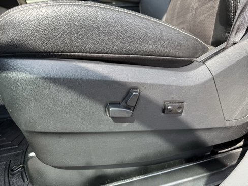 Used 2020 Dodge Grand Caravan SXT image 21