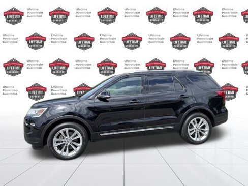 Used 2018 Ford Explorer XLT w/ Equipment Group 202A image 2
