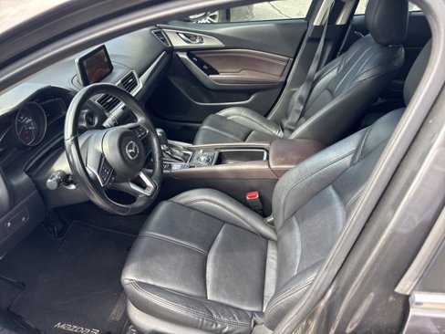 Used 2018 MAZDA MAZDA3 Touring image 13